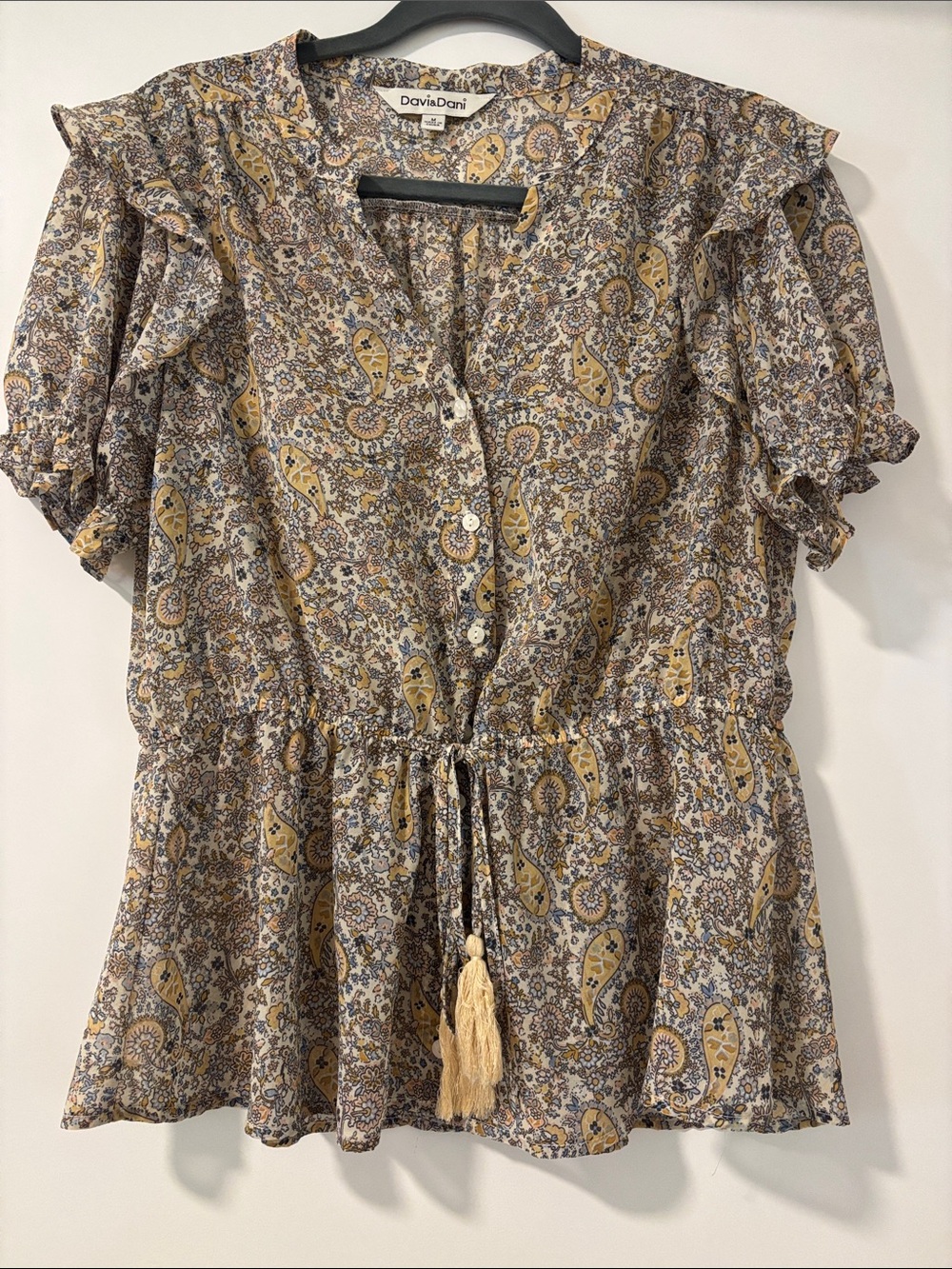 Davi and Dani paisley peplum top with a tassel drawstring waist size M